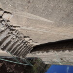 Vertrauenswürdige Treppe am Staudamm