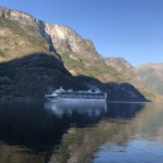 Ein kleines Kreuzfahrtschiff
