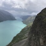 Zum Gjende hinab