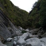 Erstmal hinab ins Bachtal