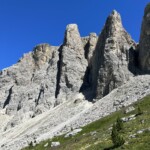 Blick zurück auf die Sellatürme (der Mittler, ca 450m) Blick zurück auf die Sellatürme