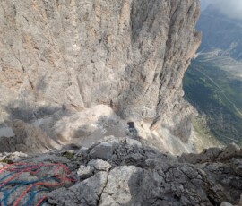 Die Toni Demetz Hütte - so 500m unter uns